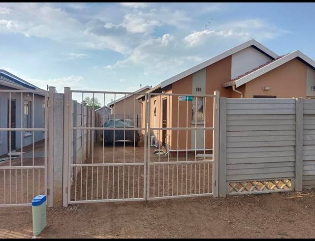 3 BEDROOM HOUSE FOR SALE IN SKY CITY